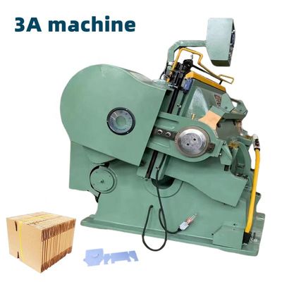Tagliatrice a fusoliera per cartoni in PVC con elevate prestazioni di sicurezza e potenza motore di 4 kW