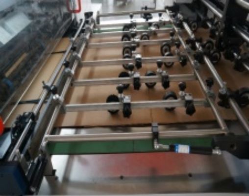 20kw di potenza nominale Flat Table Die Cutting and Creasing Machine CQT-1520 con stripping