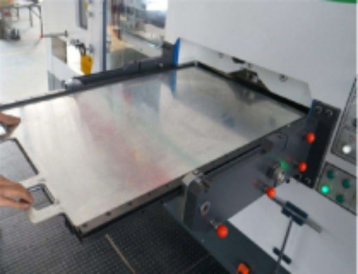 20kw di potenza nominale Flat Table Die Cutting and Creasing Machine CQT-1520 con stripping