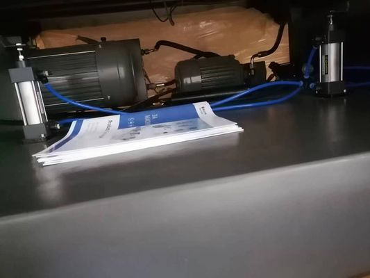 150 g 500 g 500 g laminatore a foglio di cartone per flauti semiautomatico CQT 1000