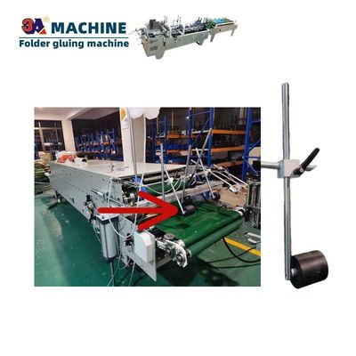 Macchina di incollaggio a scatola azionata elettricamente Ruota per cartellone della scatola di incollaggio Gluer cintura pieghevole