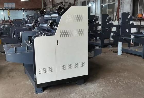 Macchina per la laminazione del cartone ondulato con tensione di 380 V e potenza di generatori di 3 kW