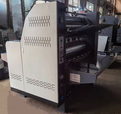 Macchina per la laminazione del cartone ondulato con tensione di 380 V e potenza di generatori di 3 kW